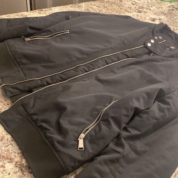 H&M Bomber jacket - Picture 2 of 4